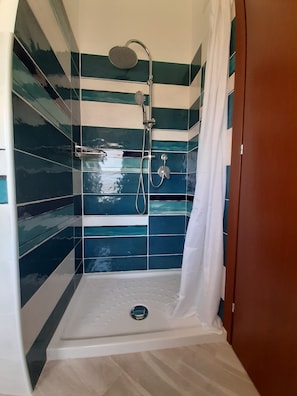 Chambre Triple Confort | Salle de bain