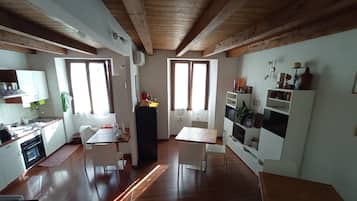 Tägliches inbegriffenes kontinentales Frühstück