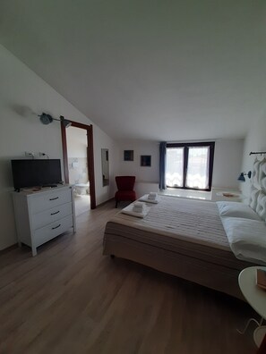 Comfort Double Room | Individually decorated, individually furnished, blackout curtains - Cuscino e Cappuccino (Alghero)
