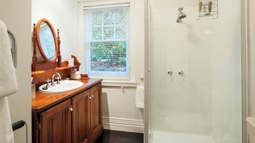 Gatehouse Cottage | Bathroom | Separate bathtub and shower, deep-soaking bathtub, designer toiletries