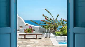 One Bedroom Suite with Private Pool and Sea View | Sábanas italianas Frette y ropa de cama de alta calidad