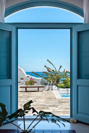 One Bedroom Suite with Private Pool and Sea View. Anema Boutique Hotel & Villas Santorini