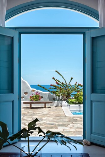 Anema Boutique Hotel & Villas Santorini