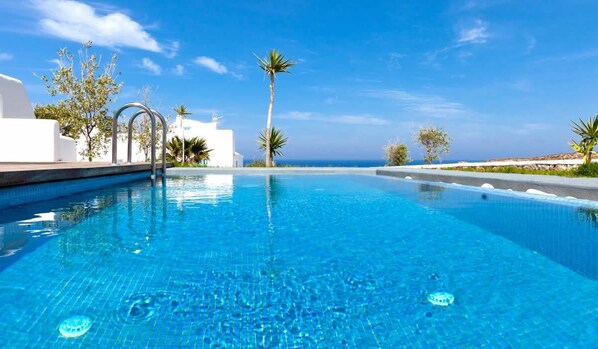 Three Bedroom Villa with private pool and sea view | Terrace/patio