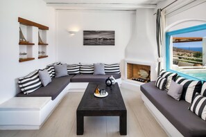 Three Bedroom Villa with private pool and sea view | Living area