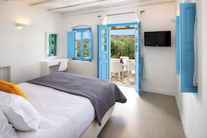 Three Bedroom Villa with private pool and sea view | 2 bedrooms, Frette Italian sheets, premium bedding, down comforters