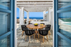 Three Bedroom Villa with private pool and sea view | Terraza o patio