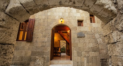 Camelot Traditional & Classic Hotel