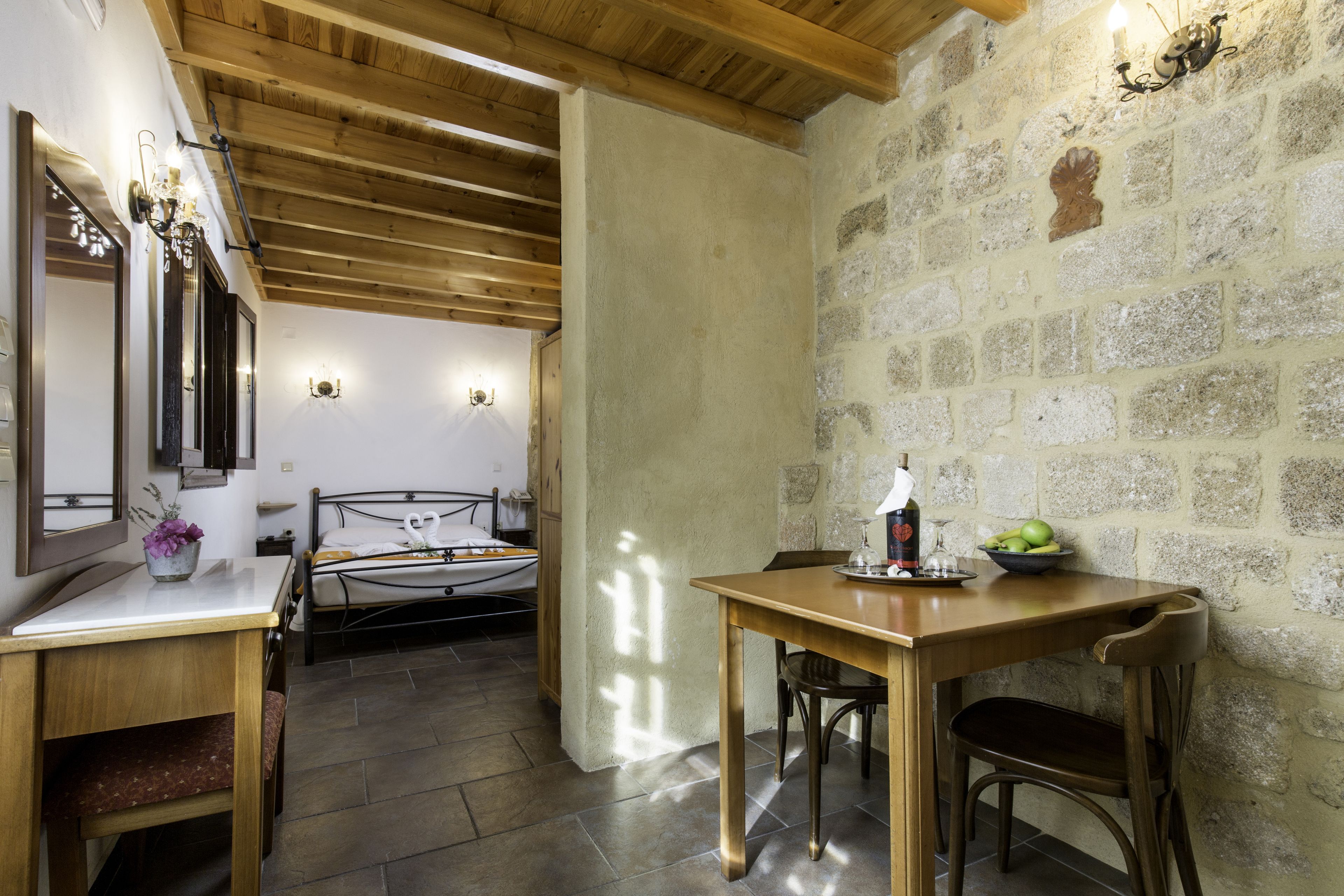 studio, kitchenette (balcony) | hypo-allergenic bedding, in-room safe, individually decorated