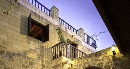 Camelot Traditional & Classic Hotel