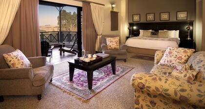 The Highlander Hotel