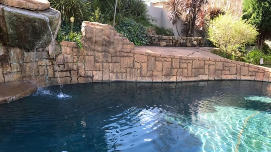 The Highlander Hotel