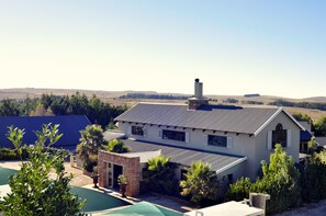 Exterior detail - The Highlander Hotel (Dullstroom)