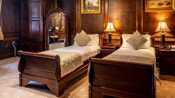 Executive Room, 2 Twin Beds, Non Smoking | Premium bedding, individually decorated, individually furnished, desk