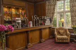 Bar (on property) - Castle Bromwich Hall Hotel, BW Signature Collection by Best Western (Birmingham)