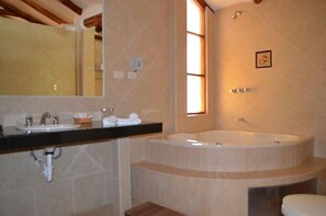 Bathroom - Pisonay Pueblo (Urubamba)