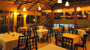 Dining - Pisonay Pueblo (Urubamba)
