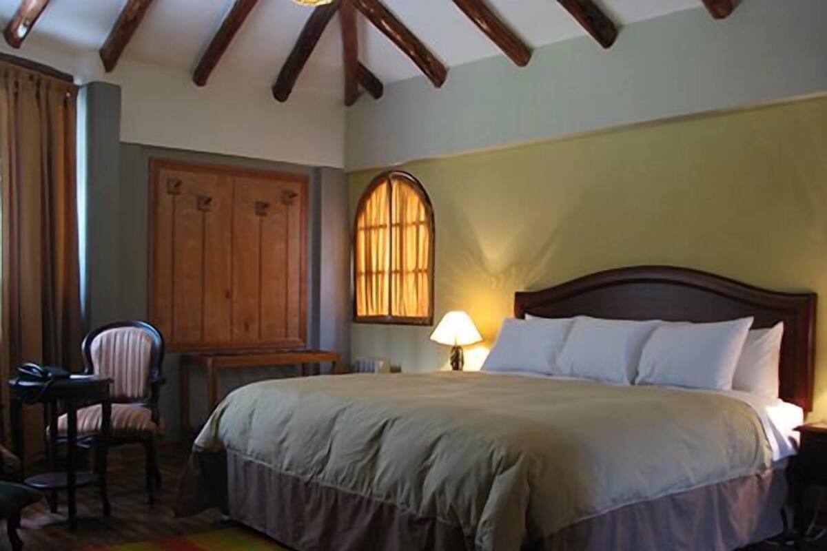 Junior Suite, Jetted Tub