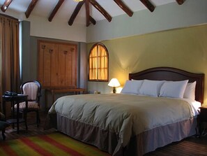 Suite junior, hidromasaje | Caja de seguridad en la habitación y wifi gratis 