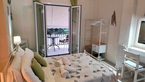 Standard Double Room | Free WiFi, bed sheets - Asprokavos Beach Apartment (Corfu)