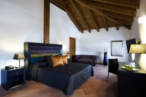 Minibar, in-room safe, desk, blackout drapes - Relais Villa Buonanno (Cercola)