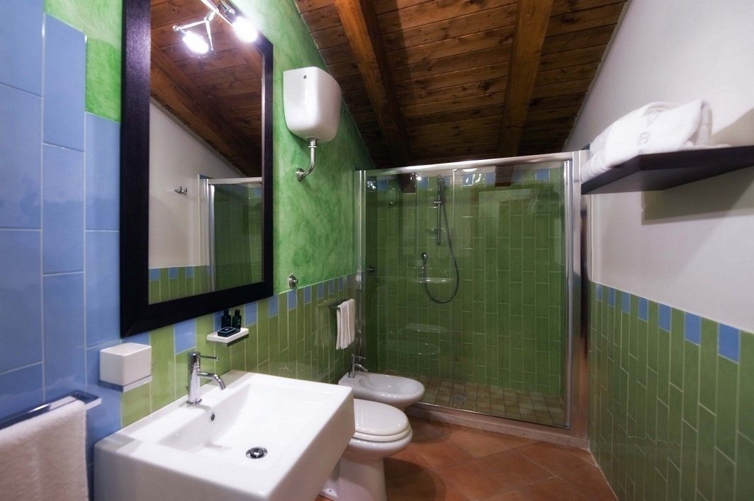 basic single room, 1 single bed | bathroom | shower, free toiletries, hair dryer, bidet