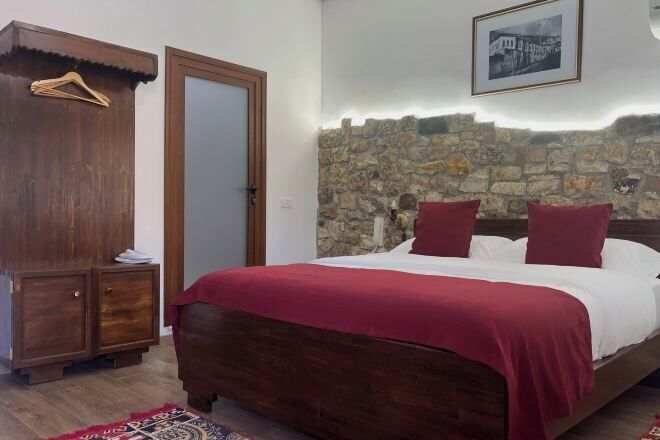 Down comforters, minibar, individually decorated, desk