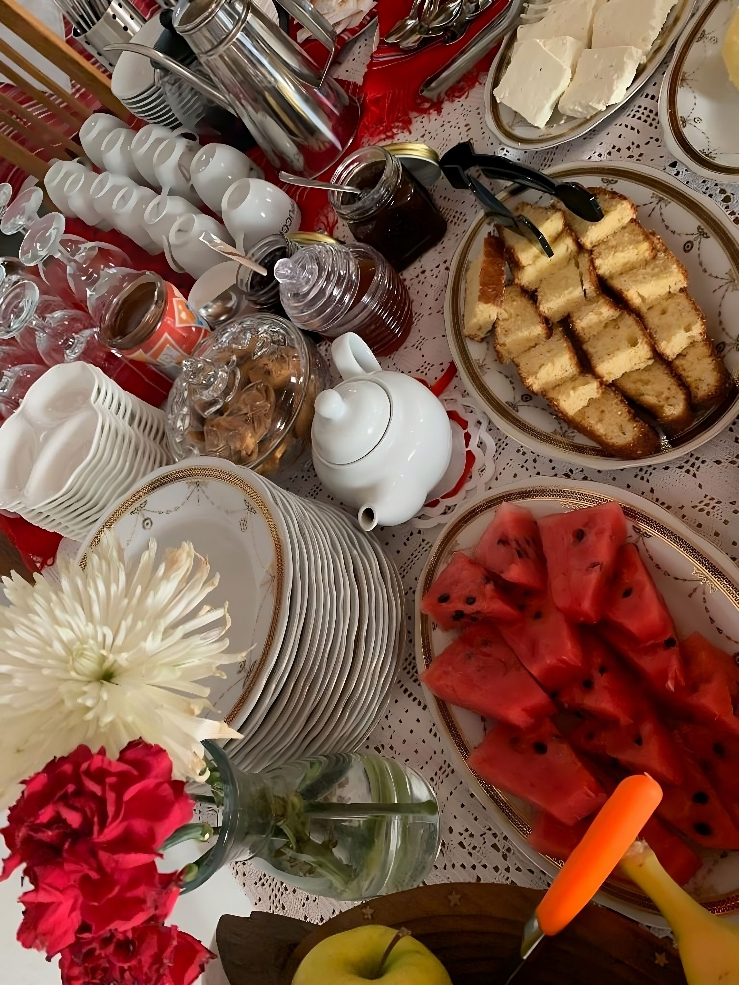 daily full breakfast (all 600 per person)