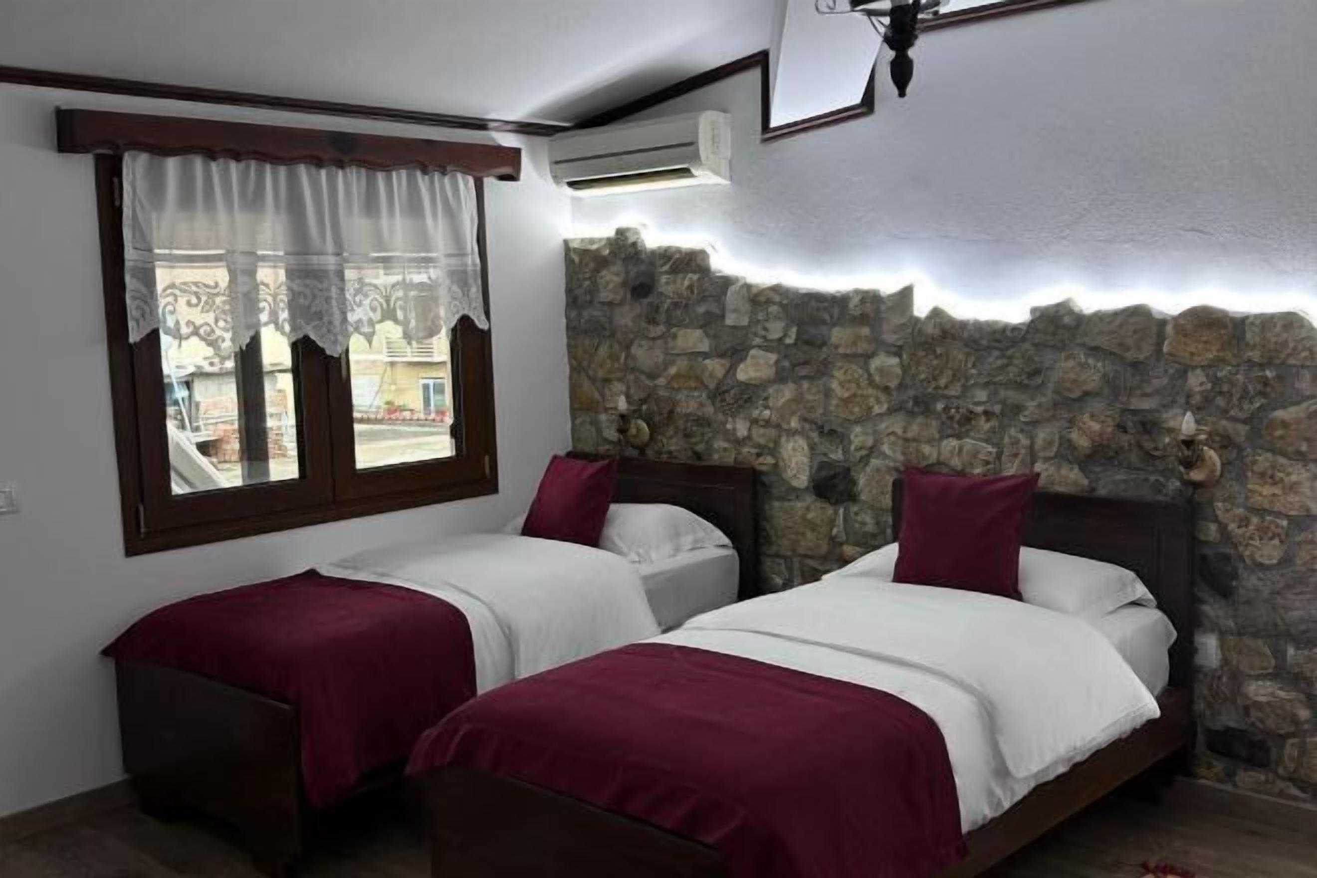 Couette en duvet d'oie, minibar, décoration personnalisée, bureau