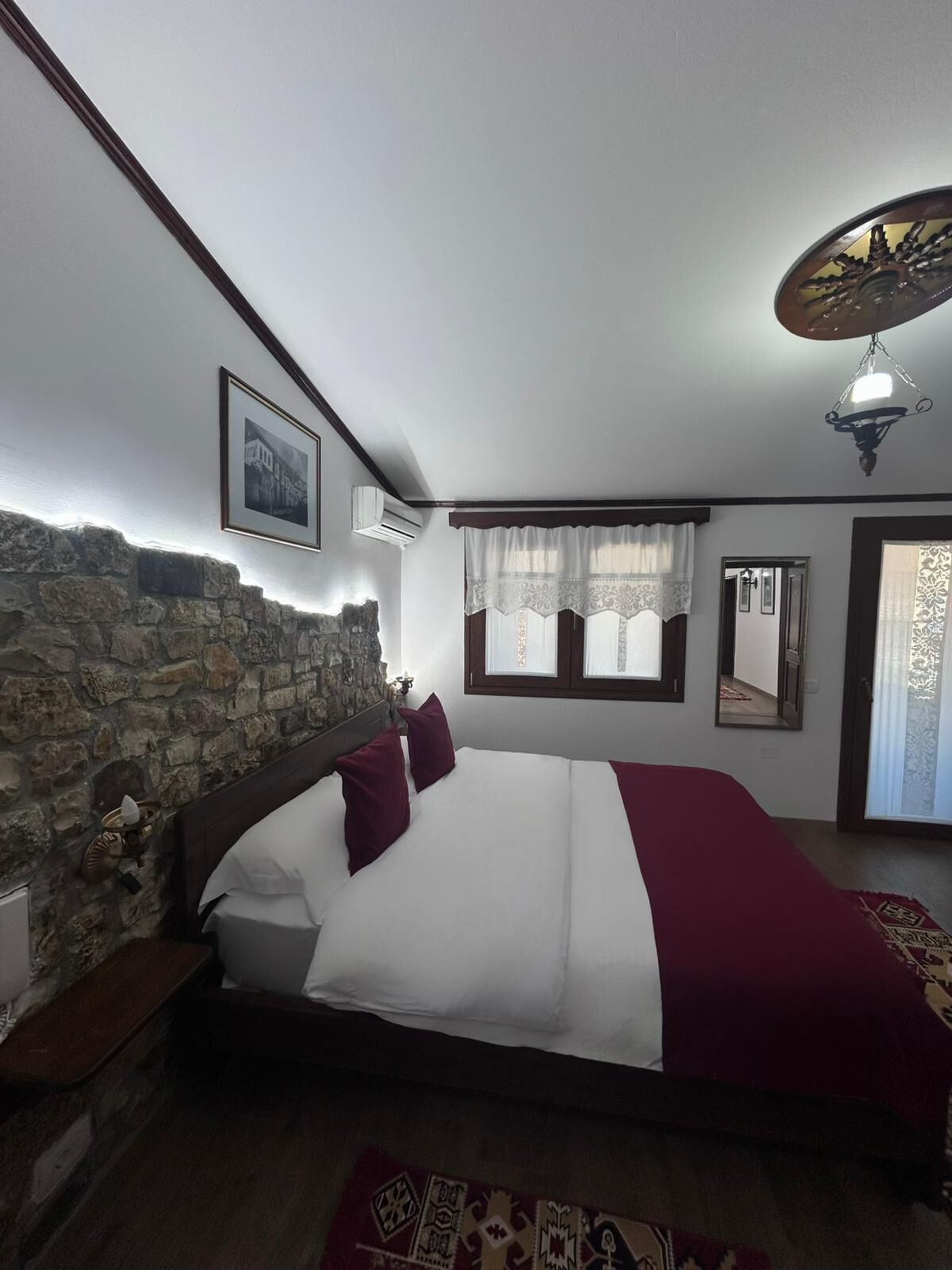 Habitació doble Deluxe | Cobrellits, minibar, decoració individual i escriptori 