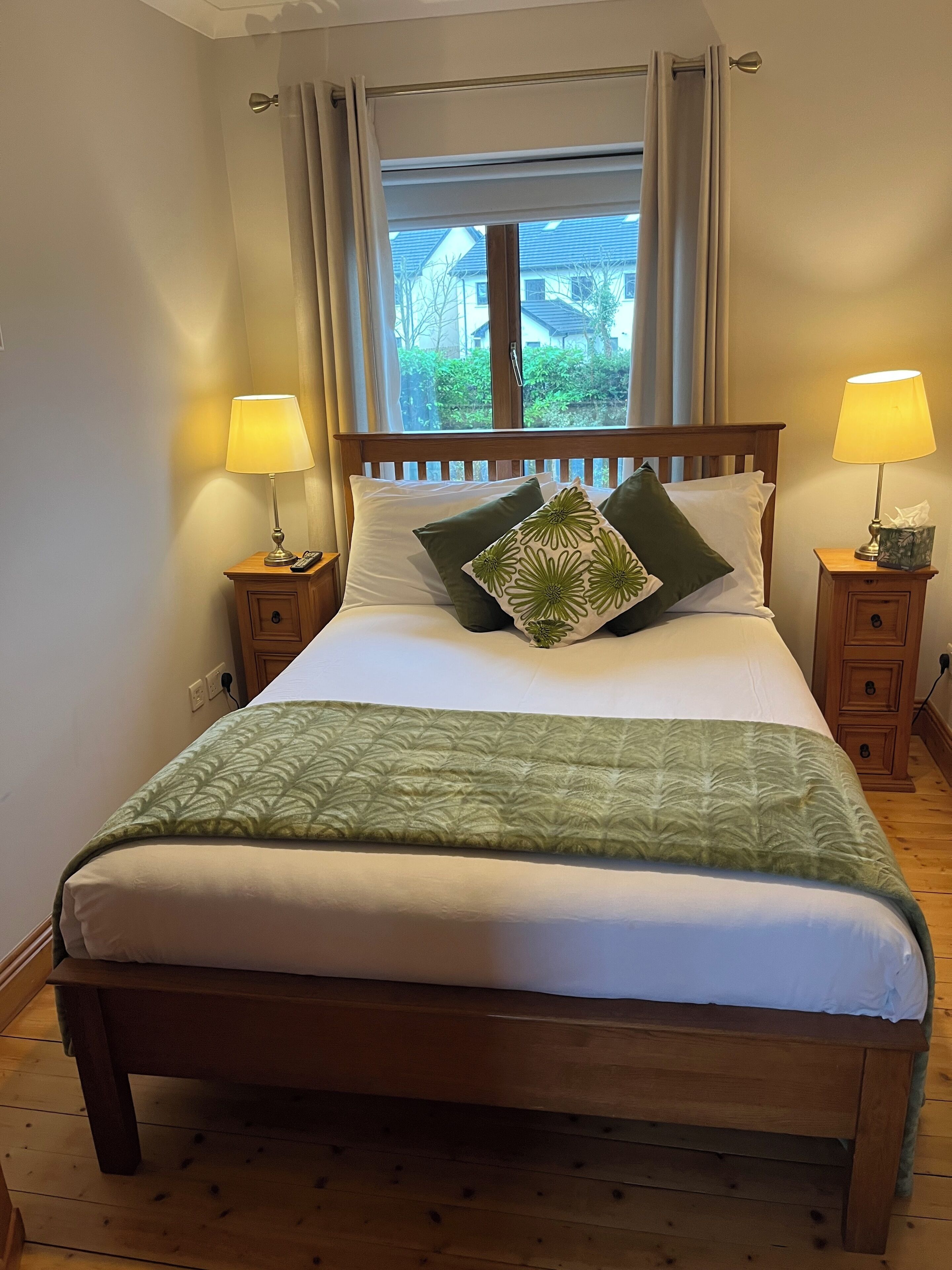 Comfort Double Room | Individually furnished, soundproofing, iron/ironing board, free WiFi