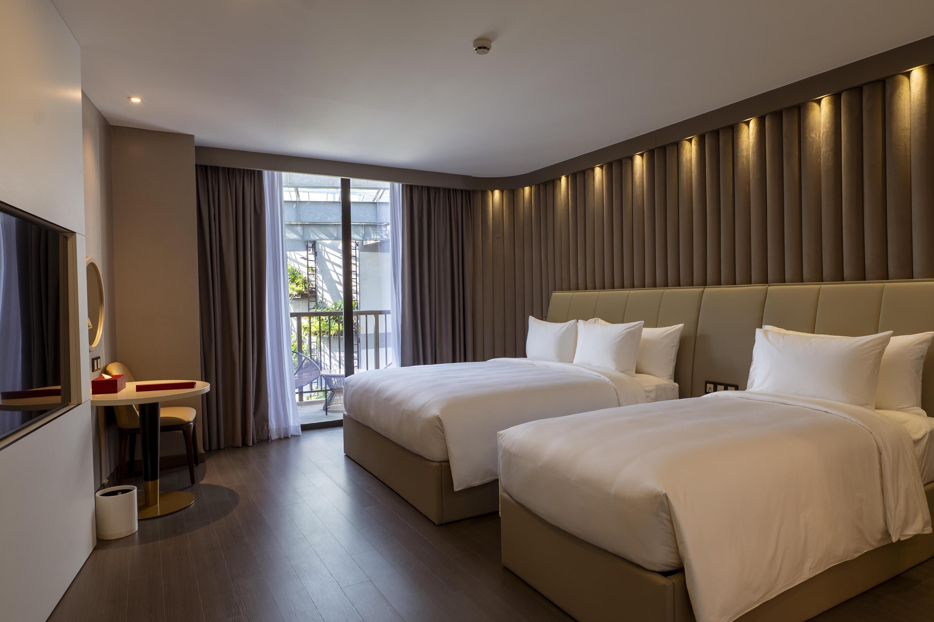 Premium bedding, minibar, in-room safe, desk