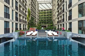 3 outdoor pools, pool umbrellas, pool loungers - WorldHotels Long Beach Resort Phu Quoc (Phu Quoc)