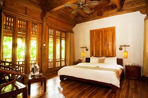 Premium bedding, minibar, in-room safe, desk - WorldHotels Long Beach Resort Phu Quoc (Phu Quoc)