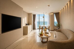 Ropa de cama de alta calidad y minibar 