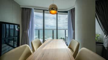 Ropa de cama de alta calidad y minibar