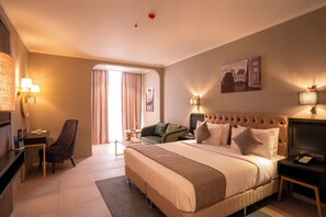 Minibar, in-room safe, individually decorated, soundproofing