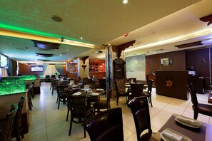 Daily buffet breakfast (AED 35 per person)