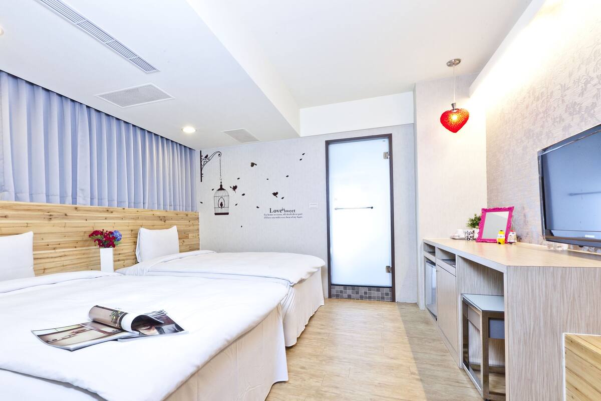 Family Room | Premium bedding, in-room safe, desk, free WiFi
