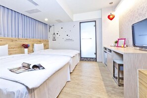 Premium bedding, in-room safe, desk, free WiFi