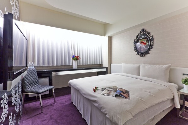 Seprai premium, brankas, meja kerja, dan Wi-Fi gratis