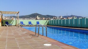 Outdoor pool - Aparthotel Aura Park Fira Barcelona (L'Hospitalet de Llobregat)