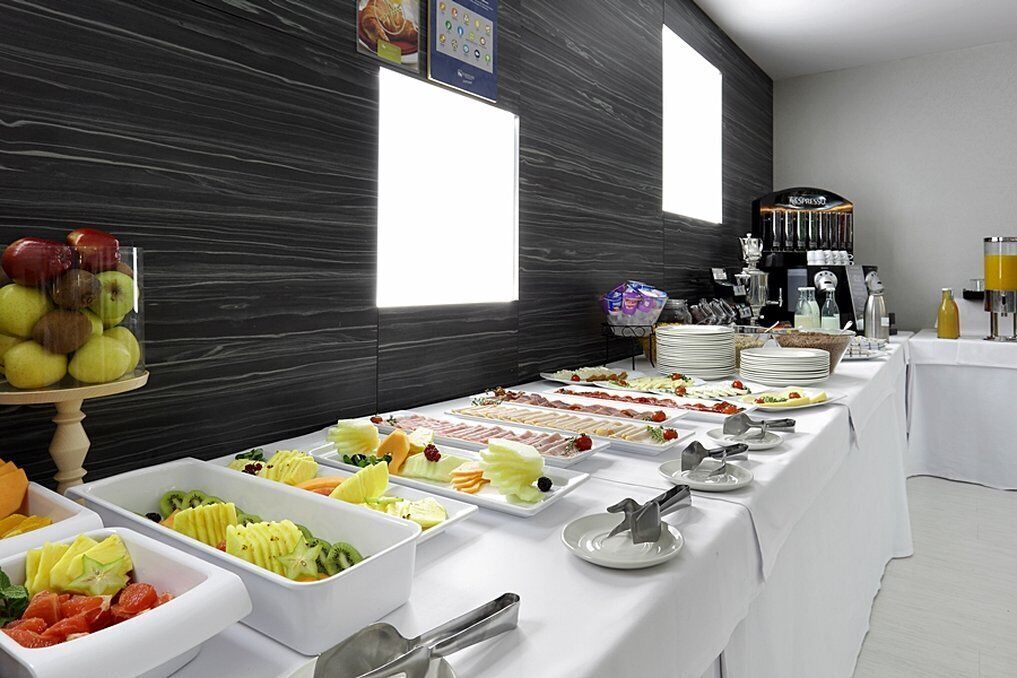 breakfast and dinner served, mediterranean cuisine