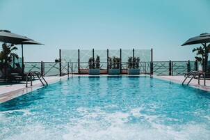 Außenpool, Liegestühle