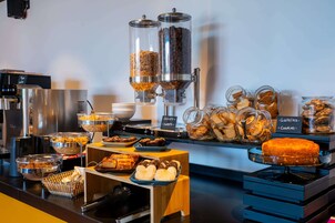 Desayuno buffet todos los días (con cargo)