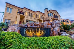 Front of property - Pantai Inn (La Jolla)