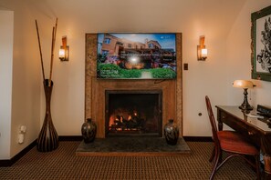 Living area - Pantai Inn (La Jolla)