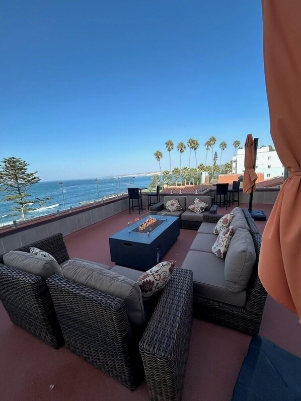 المنطقة المحيطة بالمنشأة