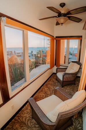 Deluxe Room, Multiple Beds, Ocean View | Terrace/patio - Pantai Inn (La Jolla)