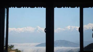 Traditional Room | Mountain view